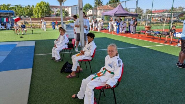 Judokas de l'AJSS lors du tournoi international de Vladeni en Roumanie - Echange Roumanie Judo